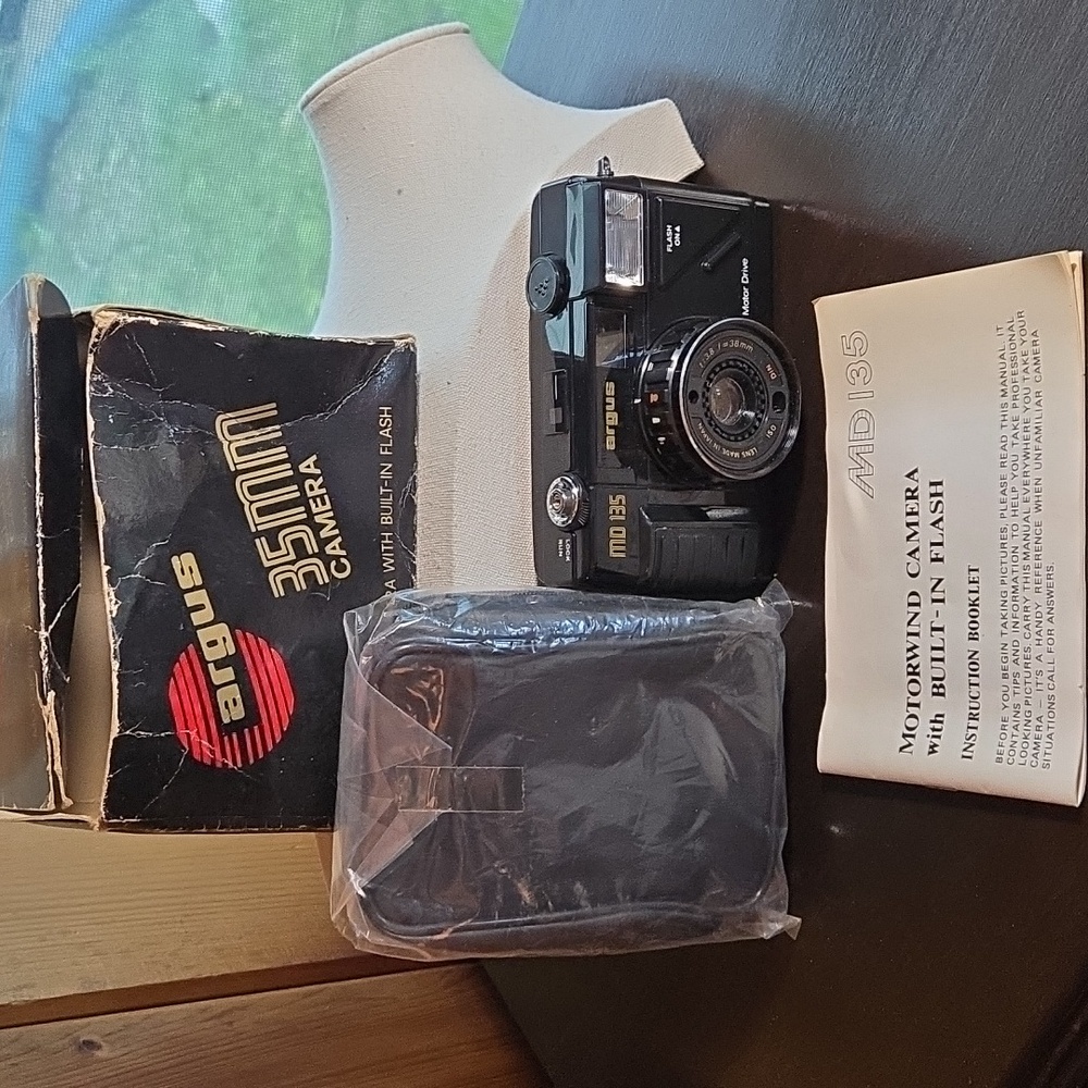 Argus 35MM Model MD 135 Camera For Parts/Repair